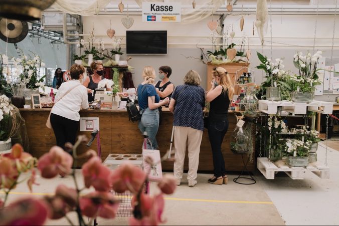 Die Blumen fanden reissenden Absatz.