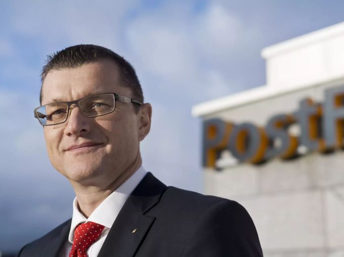 Hansruedi Köng, Leiter der Postfinance. Postfinance
