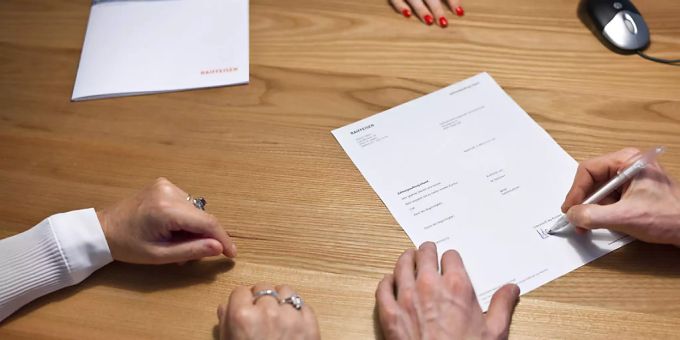 Im Parlament ist eine Vorlage gescheitert, welche für Konsumentinnen und Konsumenten einen besseren Schutz vor stillschweigenden Verlängerungen von Dienstleistungsverträgen vorsah. (Themenbild) Im Parlament ist eine Vorlage gescheitert, welche für Konsumentinnen und Konsumenten einen besseren Schutz vor stillschweigenden Verlängerungen von Dienstleistungsverträgen vorsah. (Themenbild)
