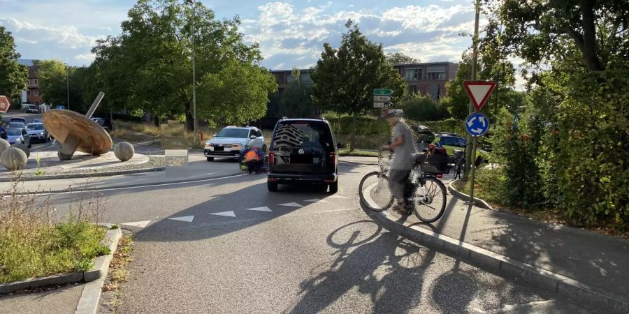 Kollision zwischen Personenwagen und Fahrrad