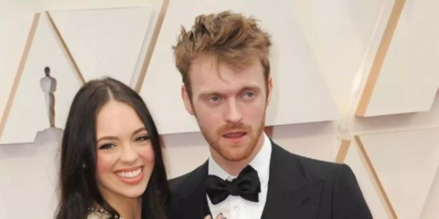 Finneas OConnell und Claudia Suleweski