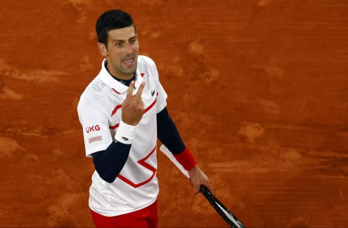 Novak Djokovic im Spiel gegen Paplo Carreno Busta an den French Open in Paris. Novak Djokovic