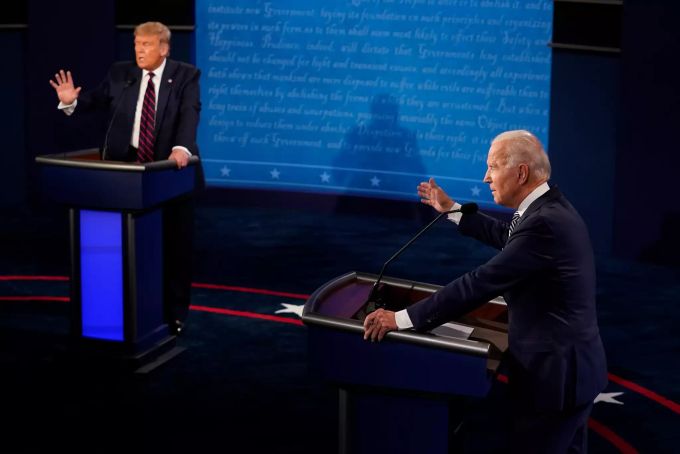 Donald Trump und Joe Biden liefern sich in der ersten TV-Debatte ein hartes Wortgefecht. First 2020 Presidential Debate