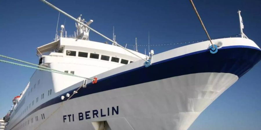 Das Kreuzfahrtschiff MS Berlin - besser bekannt als ehemaliges «Traumschiff» - wechselt den Besitzer und soll zu einer «Megayacht» umgebaut werden. Foto: Verena Wolff/dpa-tmn/dpa