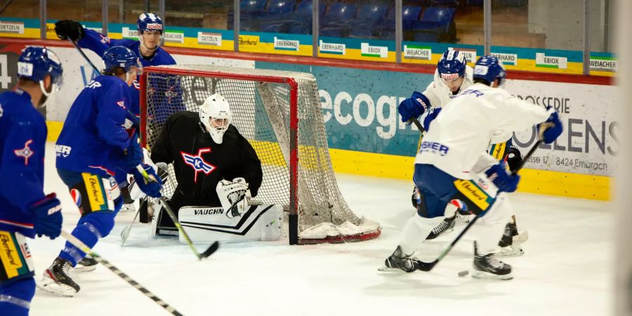 Der EHC Kloten beim Training.