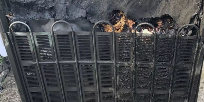 Der Kühlschrank wurde durch den Brand zerstört. Der Kühlschrank wurde durch den Brand zerstört