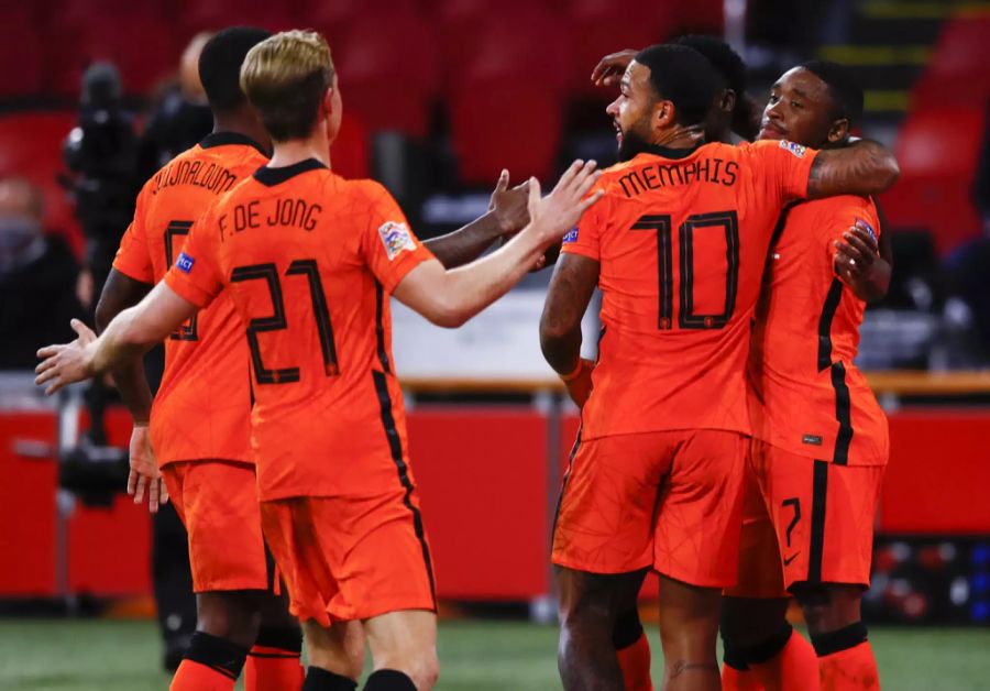 Nach einer Stunde jubelt Holland über den Führungstreffer in der Nations League gegen Polen.