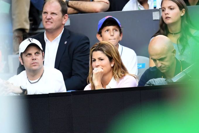 Mirka fiebert aus der Loge mit. Roger Federer Mirka