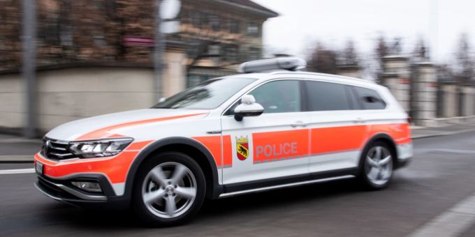 Ein Dienstfahrzeug der Kantonspolizei Bern, am Montag, 24. Januar 2022, in Bern. Kapo Bern