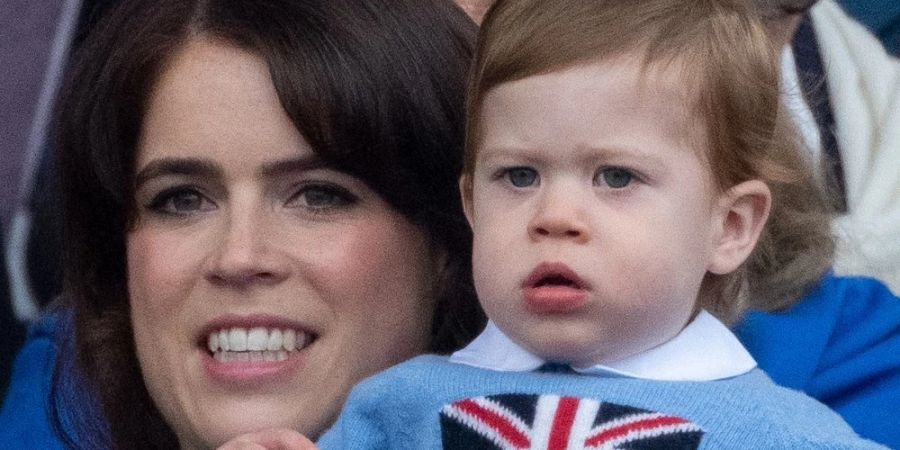 Prinzessin Eugenie und ihr Sohn August beim Platin-Jubiläum der verstorbenen Queen Elizabeth II. im vergangenen Sommer.