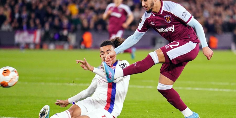 Verteidiger Malo Gusto (l) kommt aus Lyon zum FC Chelsea.