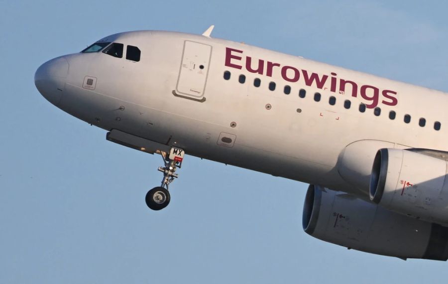 Mit einem Airbus-320 der Fluggesellschaft Eurowings flog die ehemalige Kanzlerin in die Ferien.