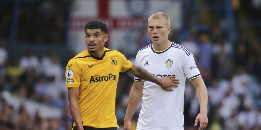 Morgan Gibbs-White (l.) von den Wolves soll auch noch zu Nottingham wechseln.