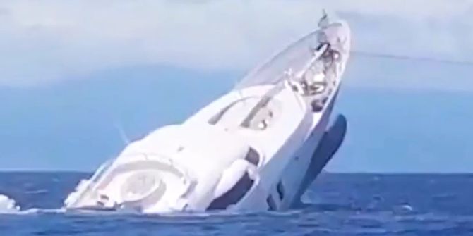 Sinkende Yacht