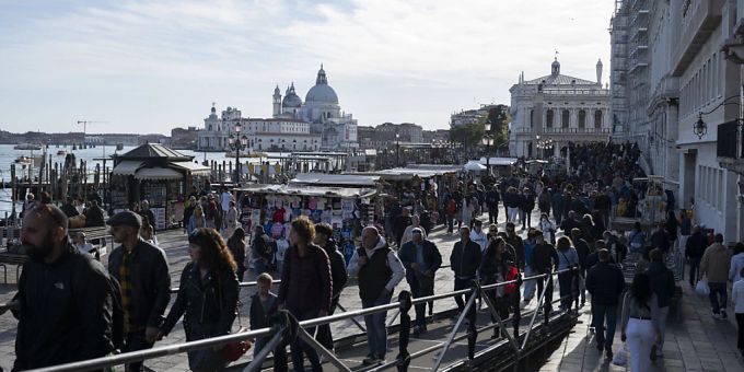 Die Lagunenstadt ist und bleibt ein Publikumsmagnet. (Archivbild) venedig