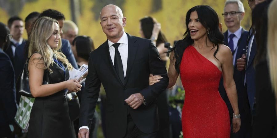 Jeff Bezos und seine Lauren, wie sie normalerweise aussehen.