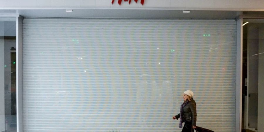 Geschlossener Laden der schwedischen Modekette H&M in Moskau