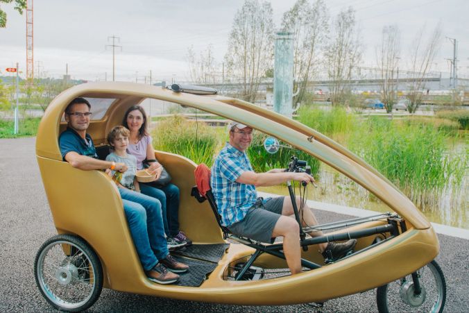 Spassige Rikschafahrt durch den Technoramapark für die Familie Schneider aus Winterthur