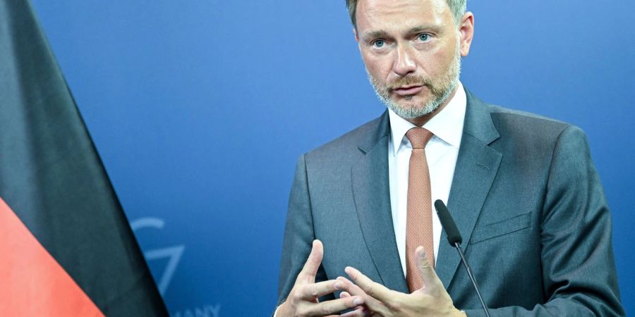 Bundesfinanzminister Christian Lindner will den Schuldenabbau in der EU verbindlich machen.