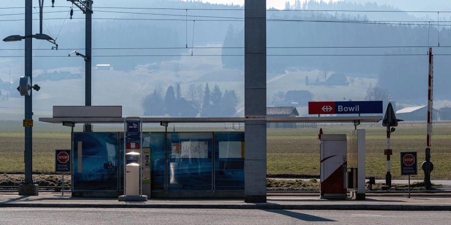 Der SBB Bahnhof Bowil.