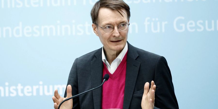 Gesundheitsminister Karl Lauterbach fordert eine beschleunigte Abkehr von fossilen Brennstoffen.