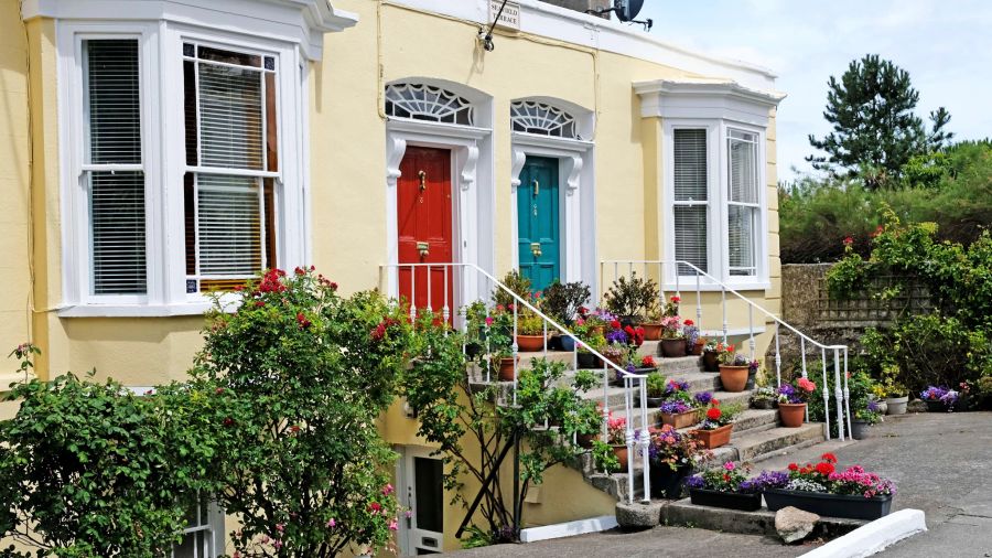 Cottage Hause Blumen Irland gelb