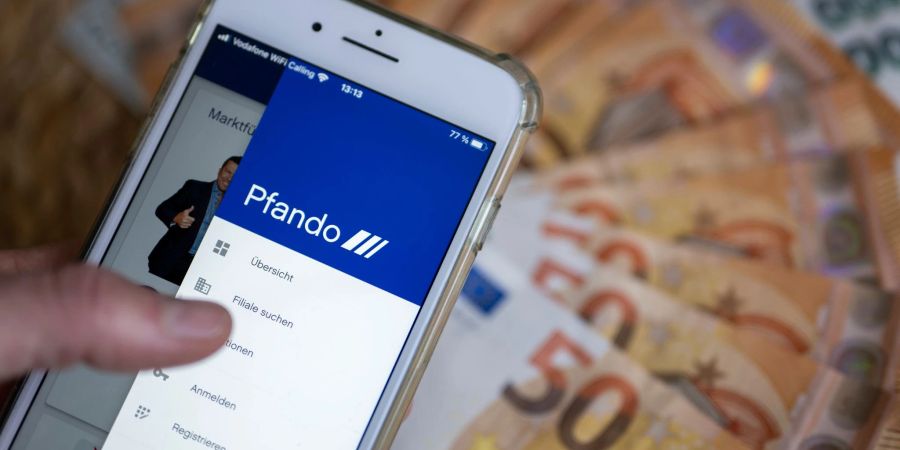 Pfando hat ein besonderes Geschäftsmodell: Kunden in Geldnot bekommen für ihr Auto Bargeld und können es trotzdem noch eine Weile weiterfahren.