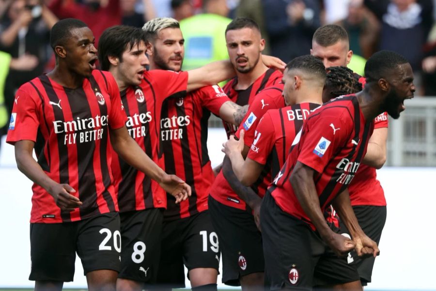 AC Milan liegt zwei Runden vor Ende an der Spitze der Serie A.