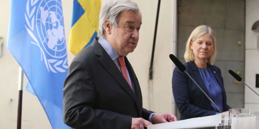 UN-Generalsekretär Antonio Guterres (l.) während einer Pressekonferenz. Neben ihr Magdalena Andersson, Ministerpräsidentin von Schweden.