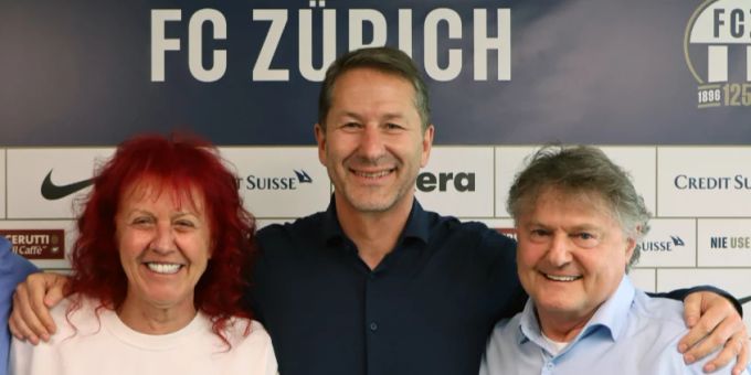 Franco Foda mit dem Präsidenten-Paar des FC Zürich, Heliane und Ancillo Canepa. fc zürich