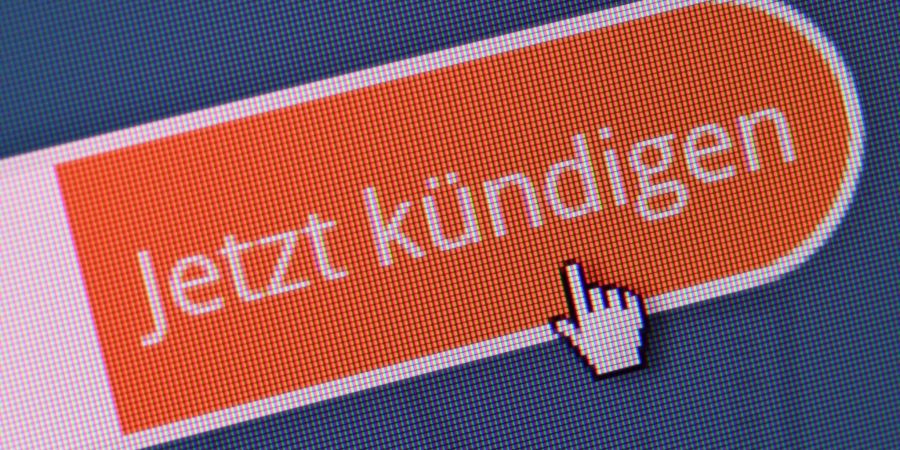 Seit 1. Juli muss es möglich sein, online abgeschlossene Verträge ebenfalls mit einem Mausklick zu kündigen. Manche Anbieter setzen die Regelung etwas freier um.