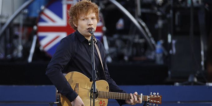 Ed Sheeran beim 60. Thronjubiläum der Queen Elizabeth II. im Juni 2012. Ed Sheeran hat den Royals nun eine Abfuhr erteilt.