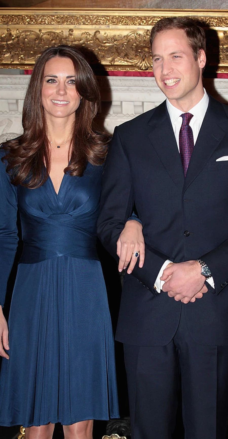 Kate und Prinz William bei ihrer Verlobung 2010.