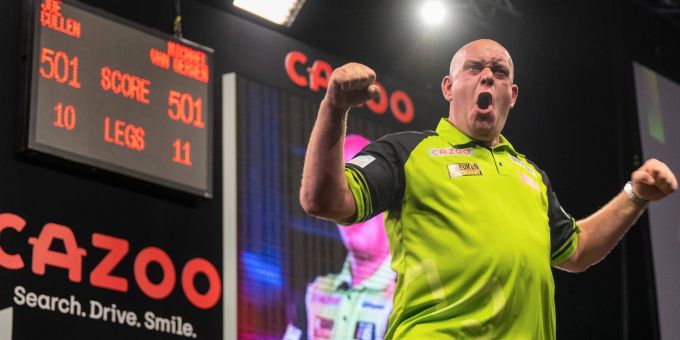 Der niederländische Spieler Michael van Gerwen jubelt nach dem Sieg im Finale. Der niederländische Spieler Michael van Gerwen jubelt nach dem Sieg im Finale.