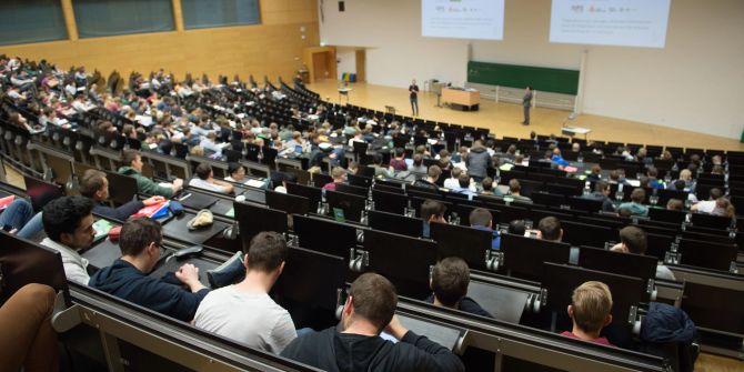 Universität