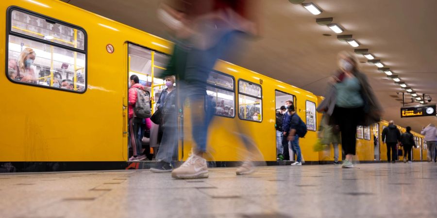 Seit dem 1. Juni gilt im bundesweiten Nahverkehr das 9-Euro-Ticket.