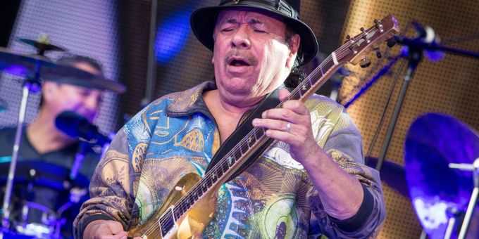 Carlos Santana bei einem Konzert in Stuttgart 2016. Carlos Santana