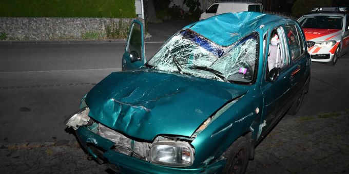 Diepoldsau SG: Fahrer lässt nach Unfall zwei Schwerverletzte zurück. Diepoldsau SG