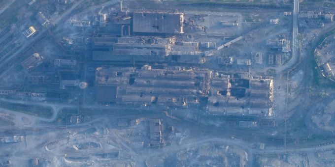 Ein Satellitenbild des Stahlwerks Azovstal, aufgenommen am 4. Mai 2022. azovstal