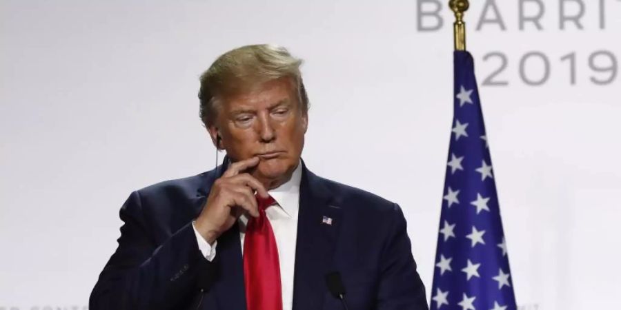 Donald Trump während der abschliessenden Pressekonferenz des G7-Gipfels in Biarritz. Foto: Francois Mori/AP