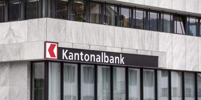 Ein Gebäude der Schwyzer Kantonalbank. strafanzeige schwyzer kantonalbank