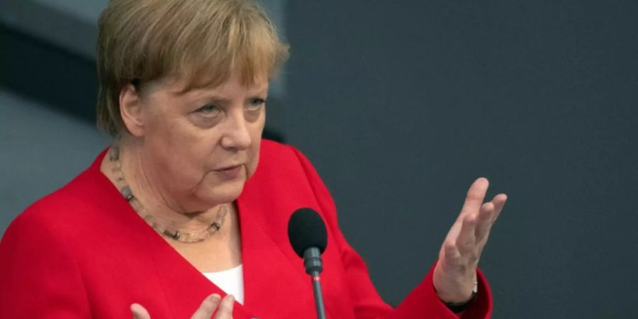 Bundeskanzlerin Angela Merkel (CDU) im Bundestag