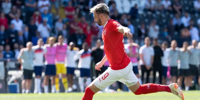 Josip Drmic im Einsatz für die Schweizer Nati. Der Stürmer setzt seine Karriere bei Norwich City fort. Josip Drmic Norwich City