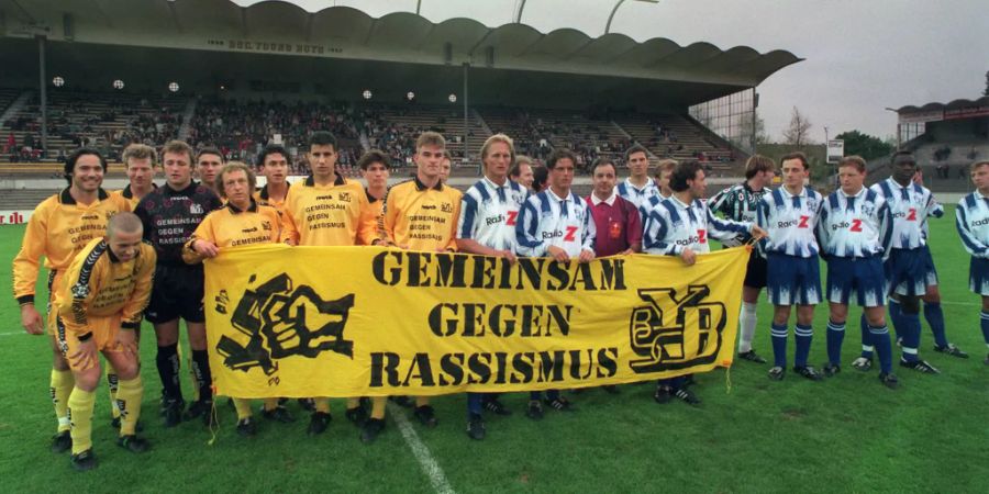 Das Spiel zwischen YB und dem FCZ 1996 stand unter dem Zeichen «Gemeinsam gegen Rassismus».