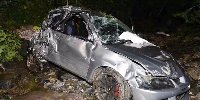 Innerthal SZ - 21-Jähriger stirbt bei Autounfall in Innerthal SZ