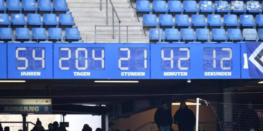 Ist Geschichte: Die HSV-Stadionuhr. Foto: Daniel Reinhardt