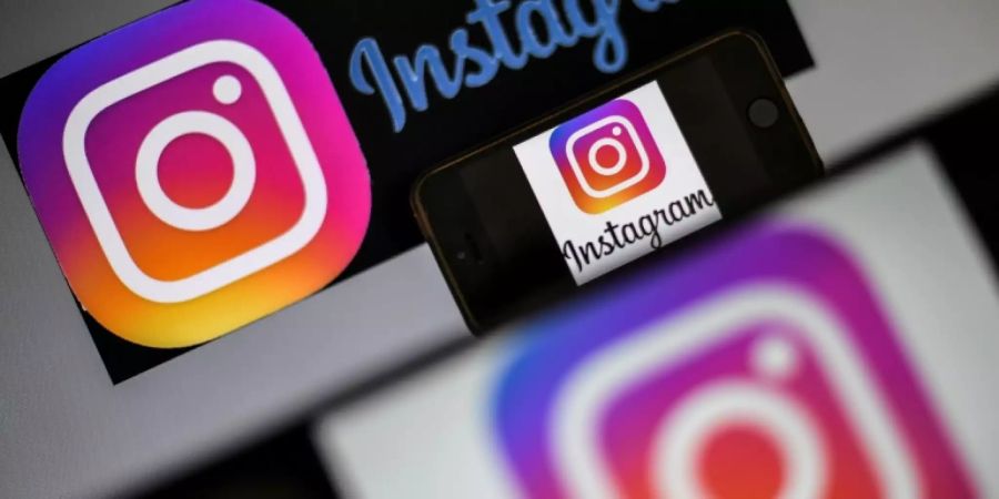 Instagram Facebook