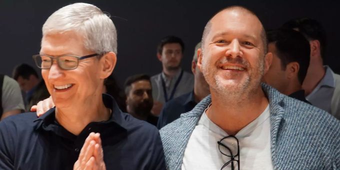 Apple-Chef Tim Cook (l) und Designchef Jony Ive. Jony Ive Apple