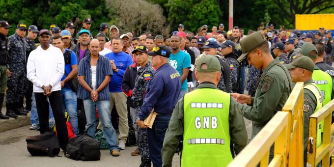 Willkürlich verhaftet - Venezuela lässt 59 inhaftierte Kolumbianer frei