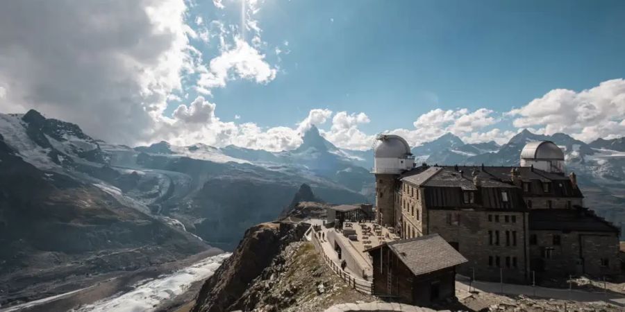 Maximalen Ertrag für minimalen Einsatz gibt es auf dem «360°-Loop» bei der Gornergrat Bergstation: 20 Minuten Wandern reichen, um den unvergleichlichen 360-Grad-Rundblick in Richtung Monta-Rosa-Massiv, Gornergletscher, Matterhorn und Co. zu geniessen.